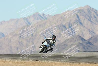 media/Dec-01-2025-Moto Forza (Mon) [[2daa91e15f]]/3-Beginner Group/Session 4 Turn 9/